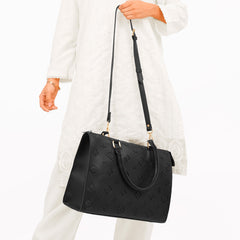 Black on-the-go handbag