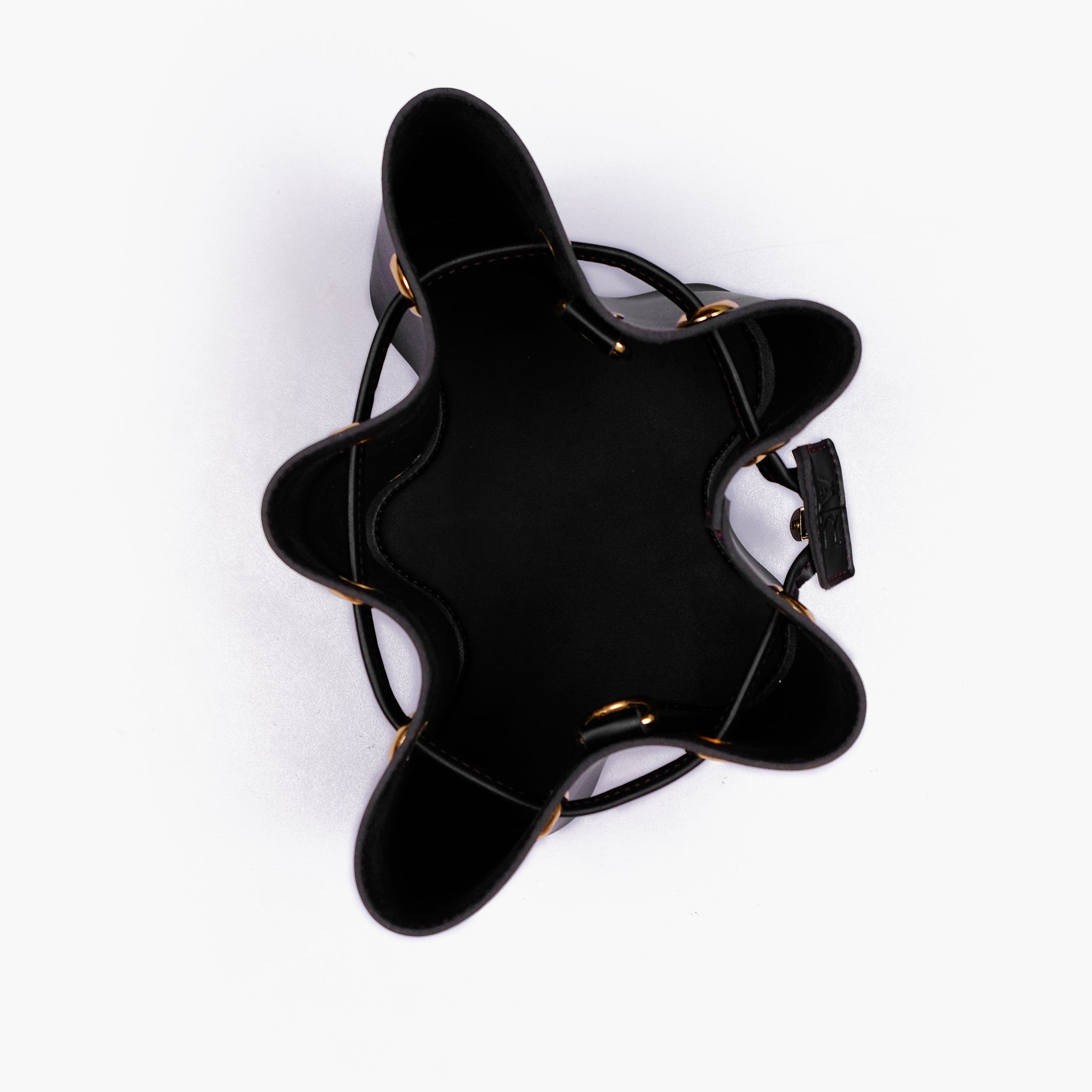 Black star drawstring bucket bag