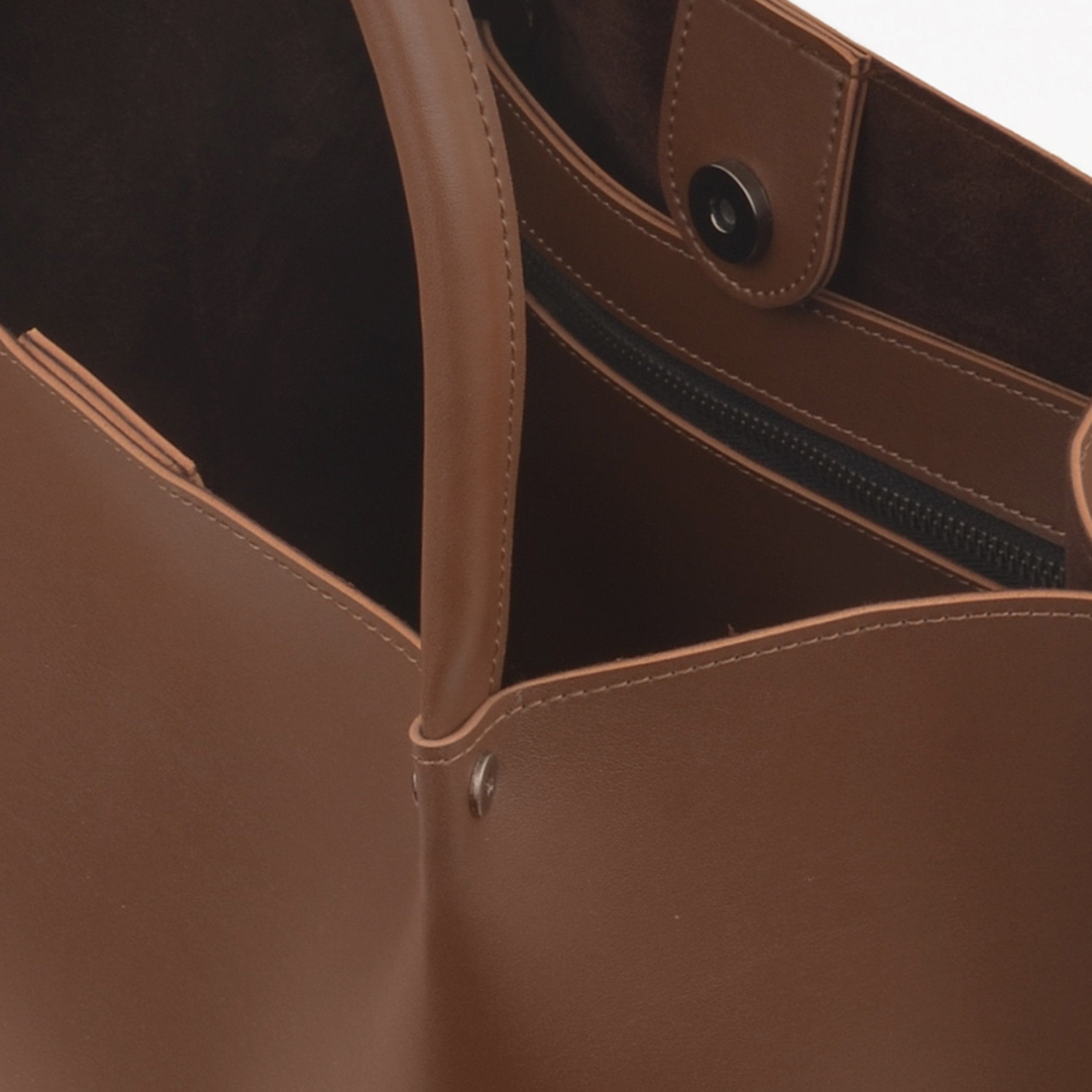 Horse brown tote bag