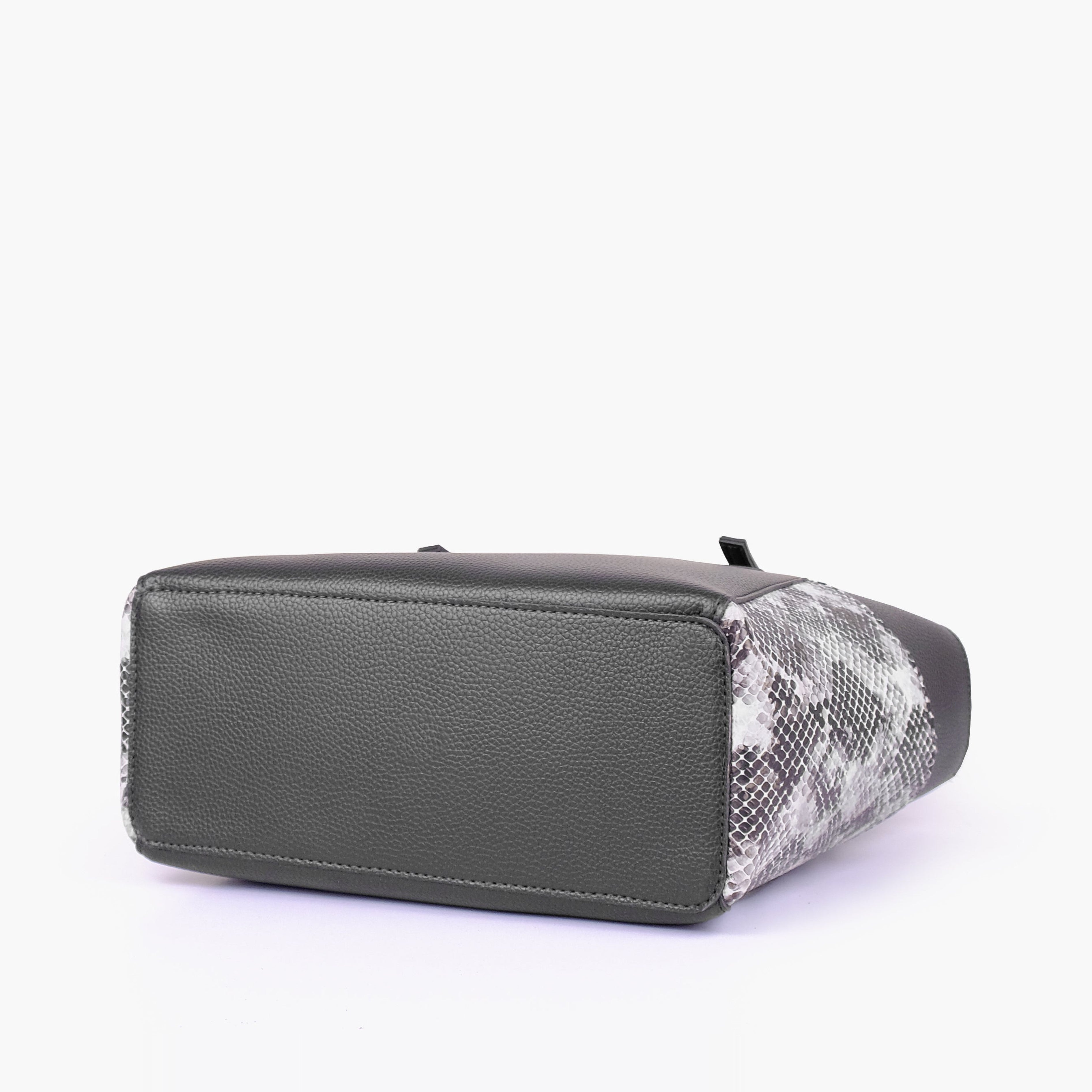 Black double pocket tote