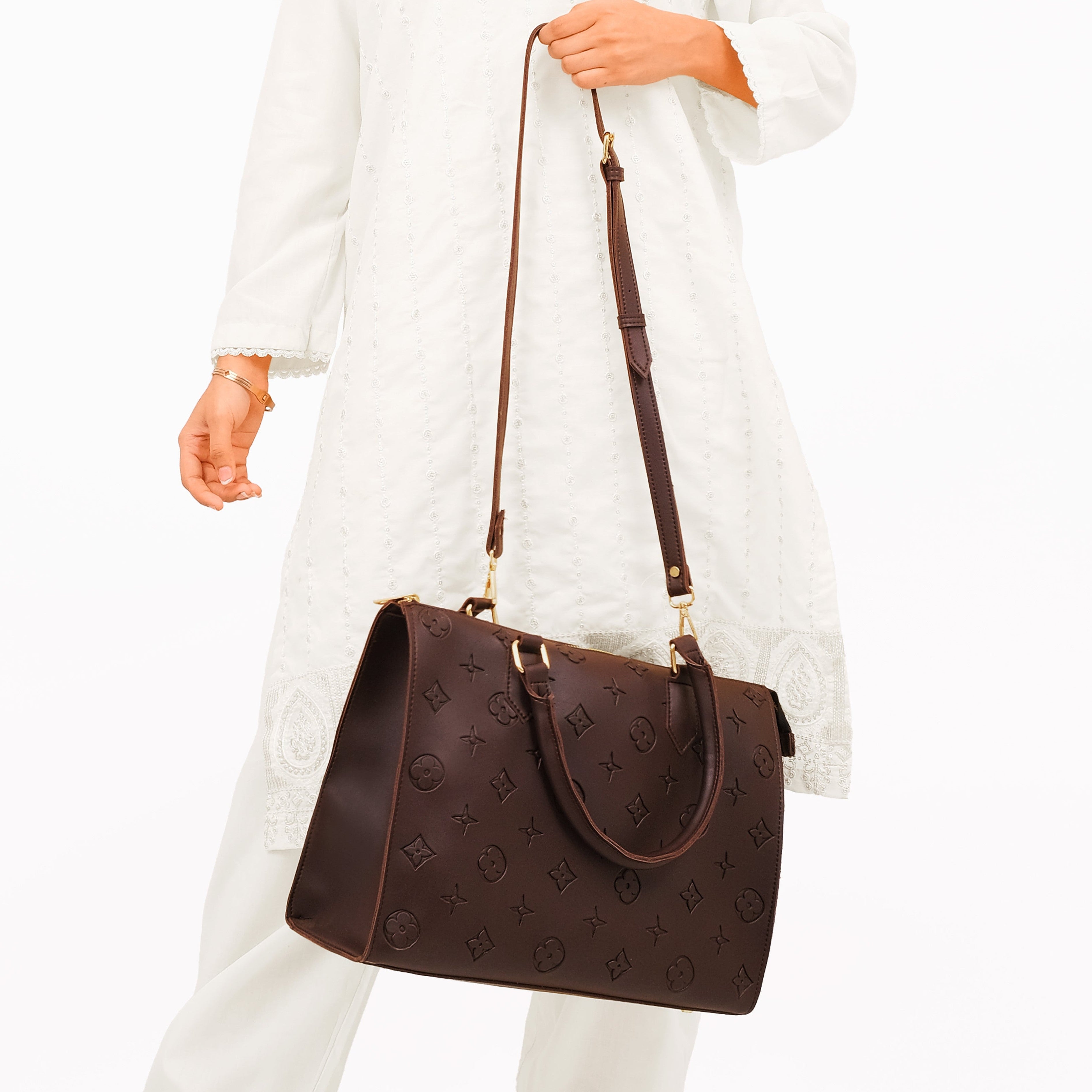 Dark brown on-the-go handbag