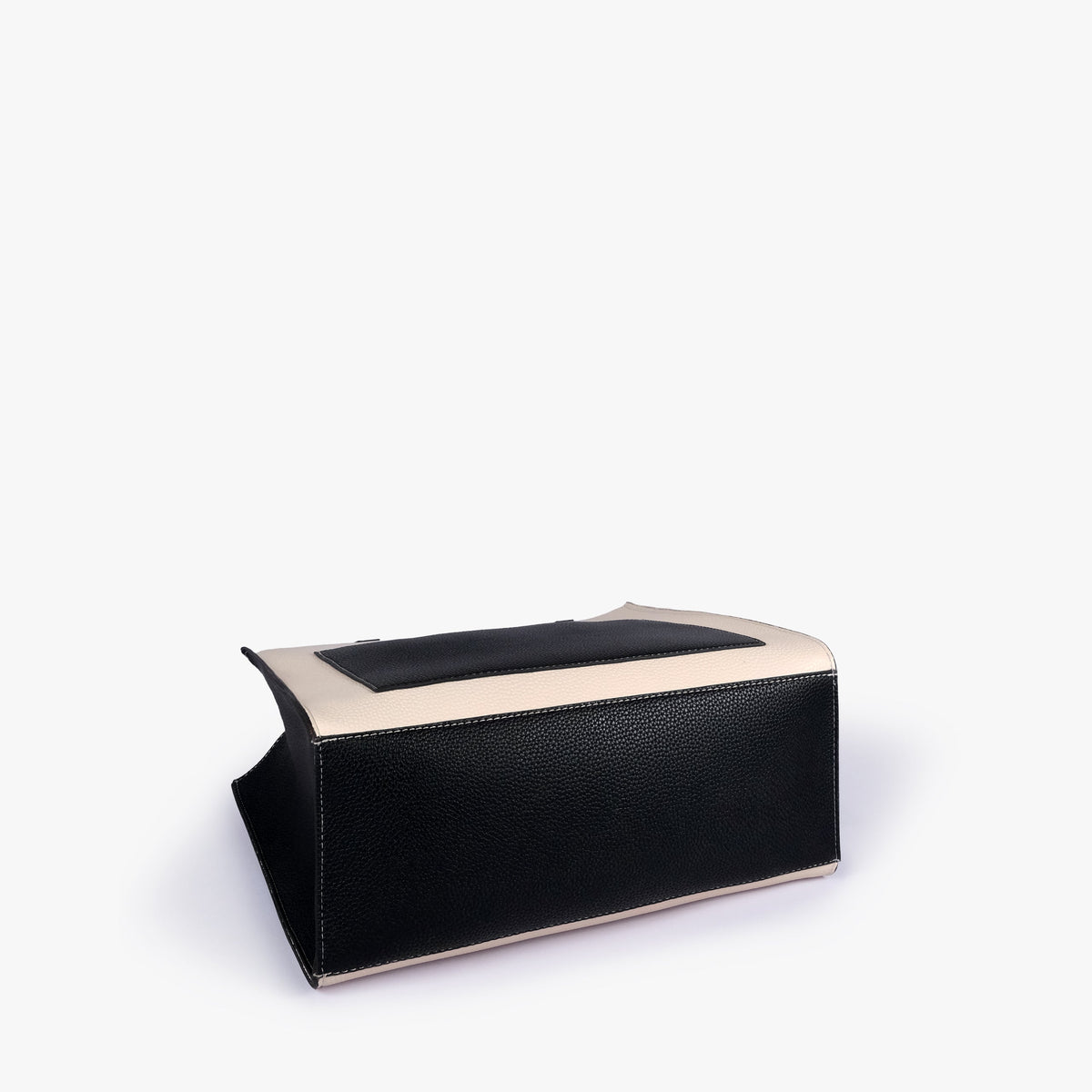 Base of Monochrome color blocking tote