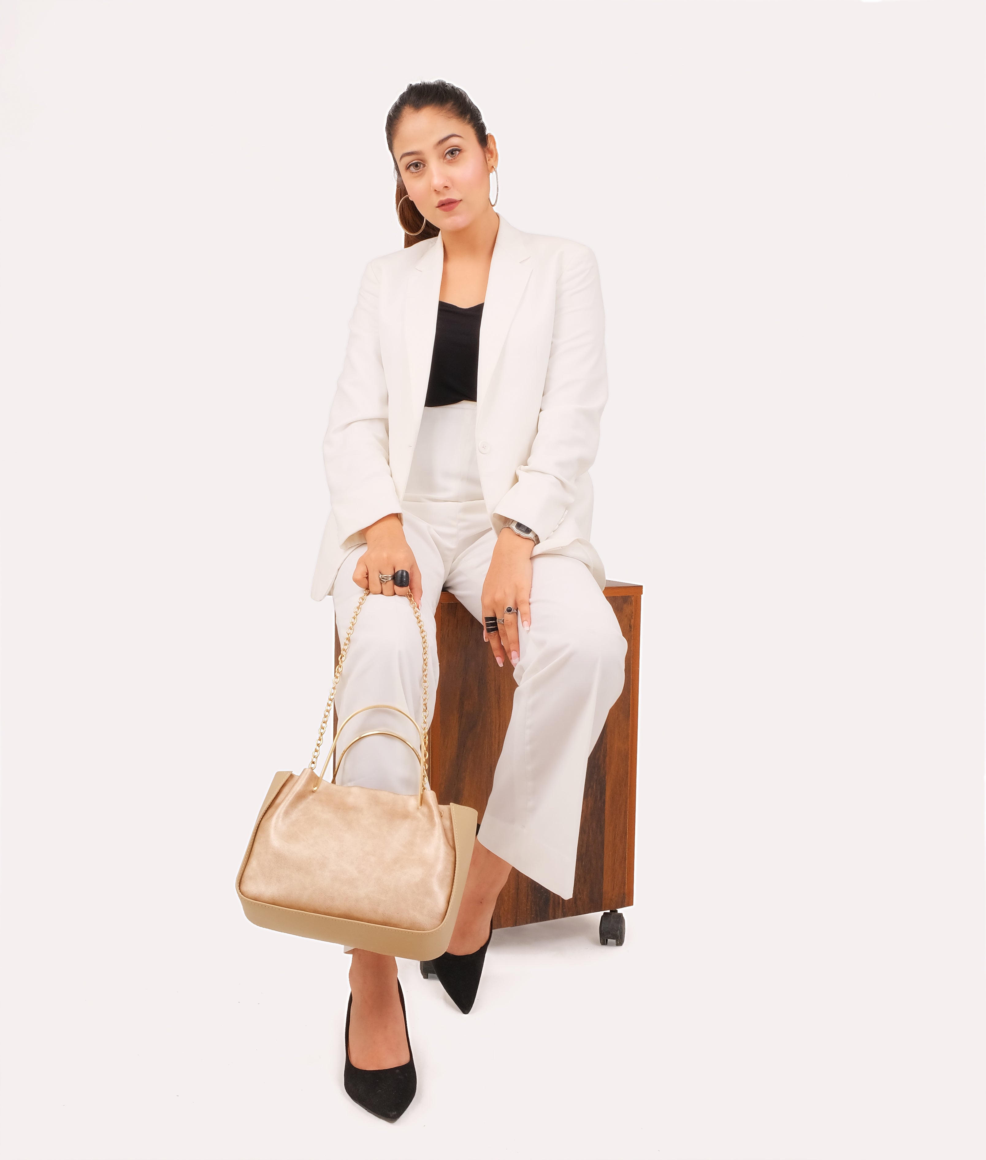 Sandy metallic handle shoulder bag
